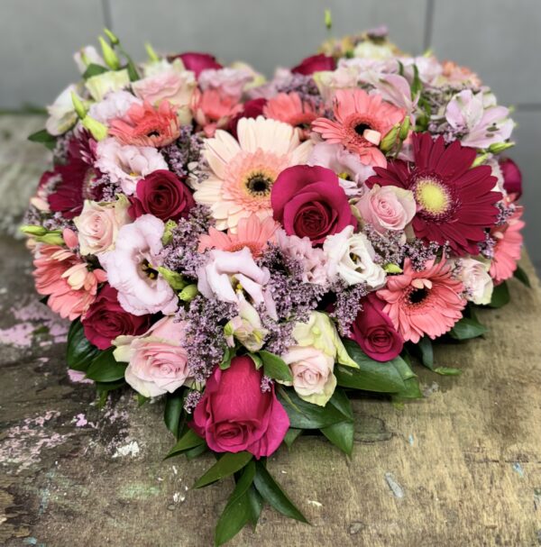 Coeur de fleurs variées